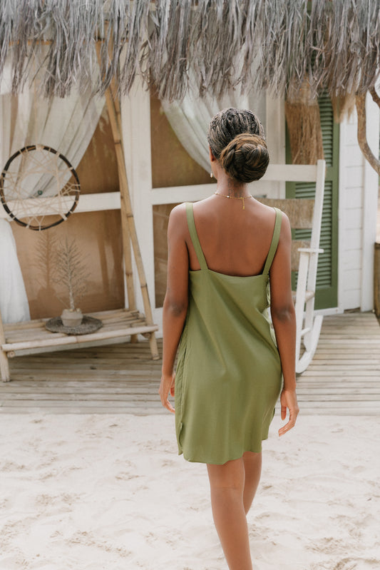 Vestido Curto Fenda Oliva
