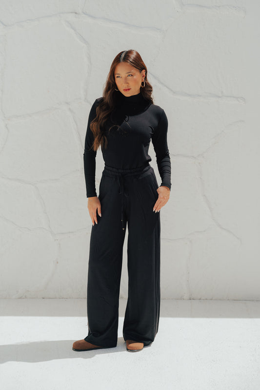 Básica Gola Alta Canelada Preta