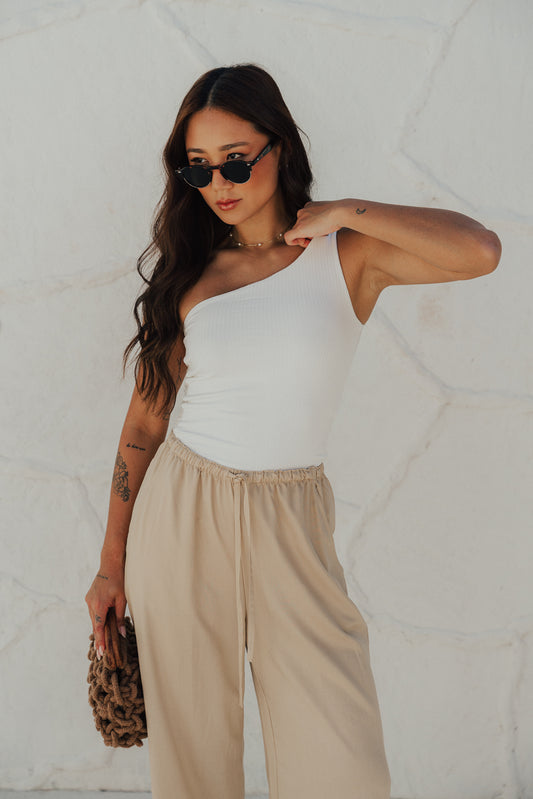 Regata Um Ombro Só Off White