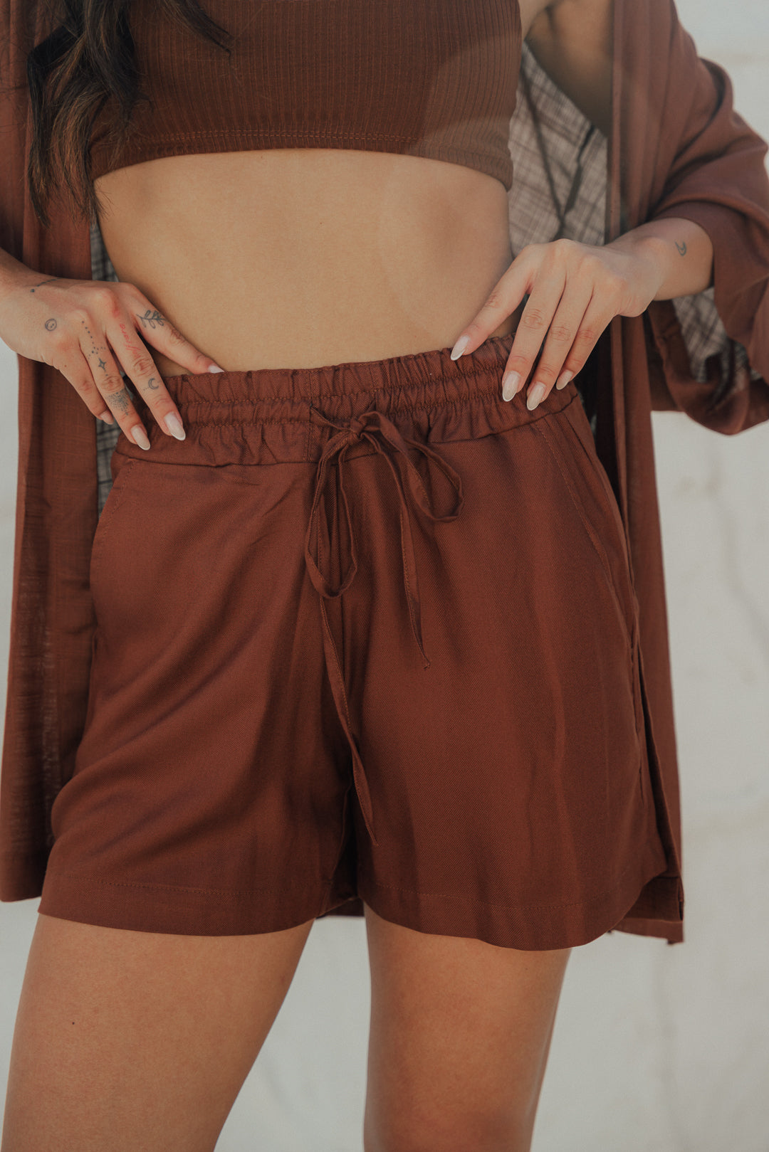 Shorts Laço Café