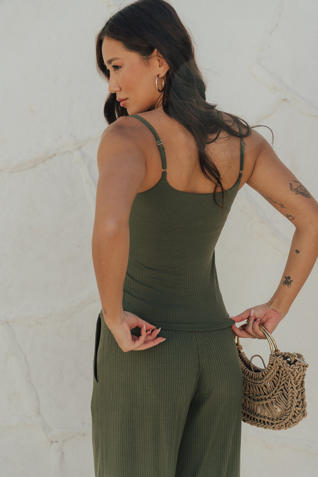 Regata Alça Canelada Oliva