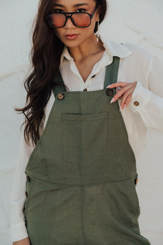 Jardineira Longa Botão Oliva